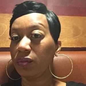 Meet your Posher, Cassandra